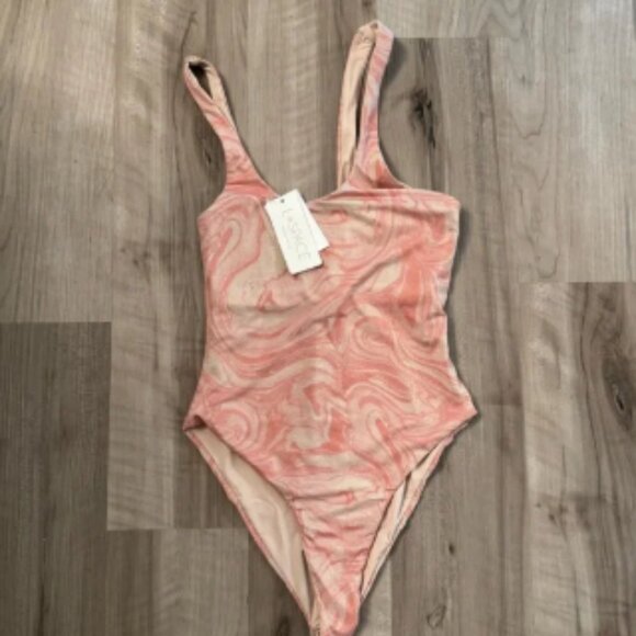 $169 L*Space Pheobe Swirled Pink One-Piece Swimsuit - Picture 3 of 4